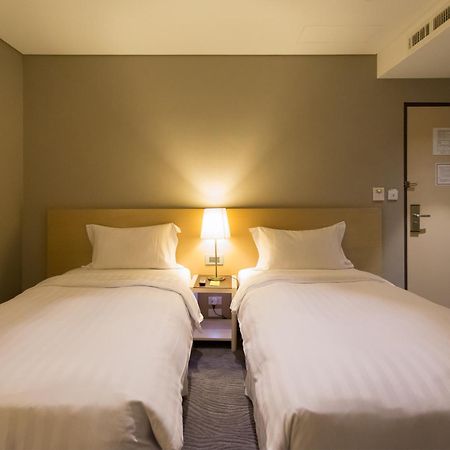 麗馨商旅七賢館 Ξενοδοχείο Καοσιούνγκ Εξωτερικό φωτογραφία