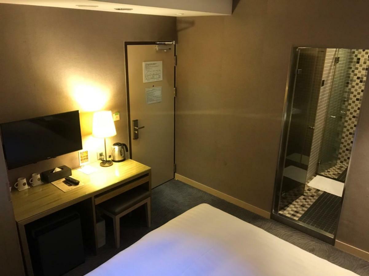 麗馨商旅七賢館 Ξενοδοχείο Καοσιούνγκ Εξωτερικό φωτογραφία