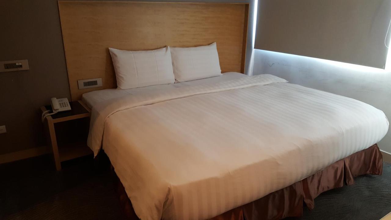 麗馨商旅七賢館 Ξενοδοχείο Καοσιούνγκ Εξωτερικό φωτογραφία